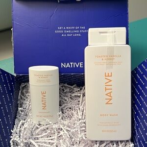 NIB Native Toasted Vanilla and Honey deodorant and Body Wash